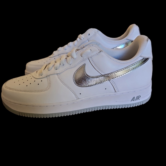 NWB MEN'S NIKE AIR FORCE 1- size 11.5, White/ silver - Picture 9 of 9